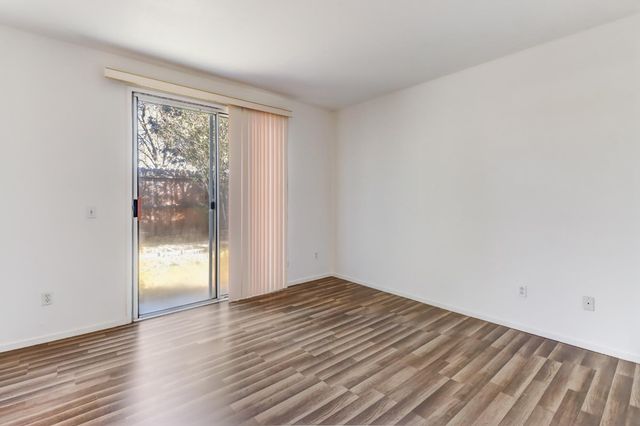 8203 Gardenside Ct, Sacramento, CA 95829