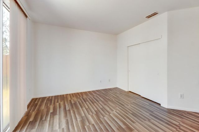 8203 Gardenside Ct, Sacramento, CA 95829