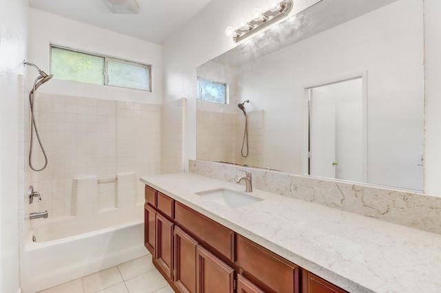 8203 Gardenside Ct, Sacramento, CA 95829