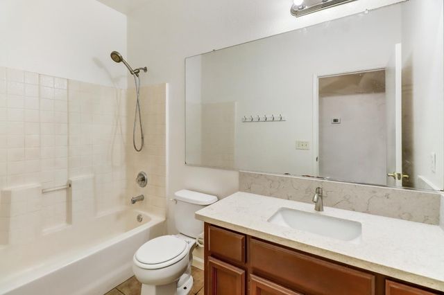 8203 Gardenside Ct, Sacramento, CA 95829