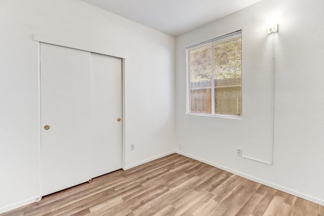 8203 Gardenside Ct, Sacramento, CA 95829