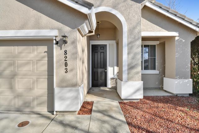 8203 Gardenside Ct, Sacramento, CA 95829