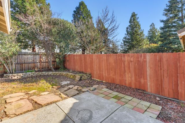 8203 Gardenside Ct, Sacramento, CA 95829