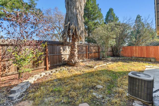 8203 Gardenside Ct, Sacramento, CA 95829
