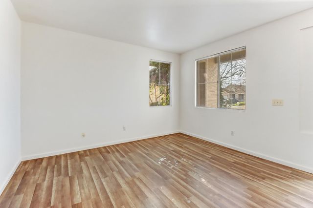 8203 Gardenside Ct, Sacramento, CA 95829