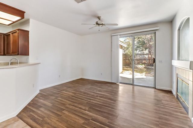 8203 Gardenside Ct, Sacramento, CA 95829