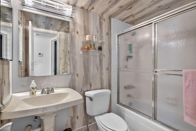 6350 NW 62ND Street 201, Tamarac, FL 33319