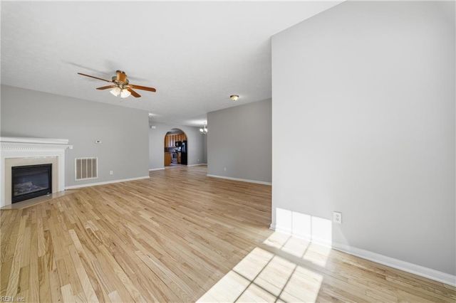 9 Johnson RD, Hampton, VA 23664