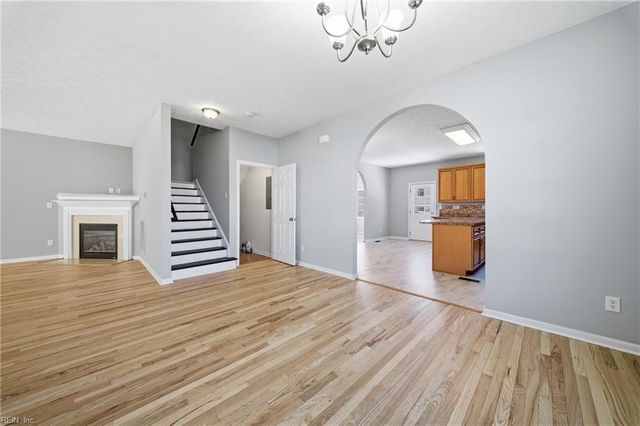 9 Johnson RD, Hampton, VA 23664