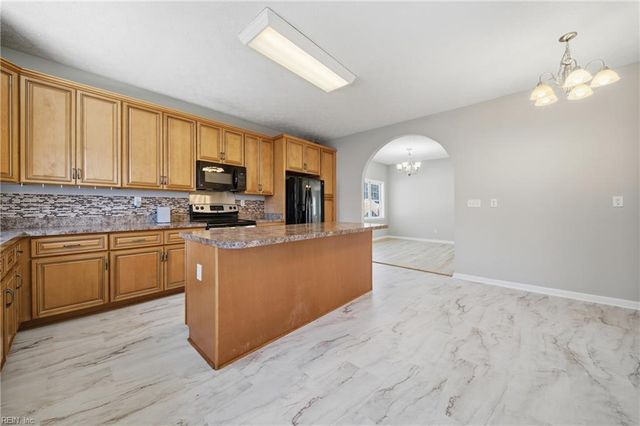 9 Johnson RD, Hampton, VA 23664