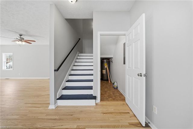 9 Johnson RD, Hampton, VA 23664