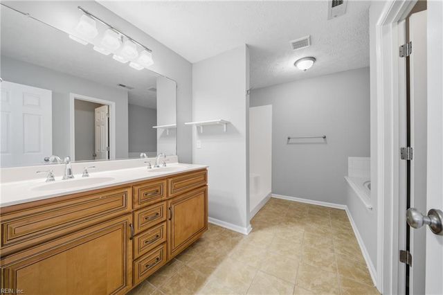 9 Johnson RD, Hampton, VA 23664