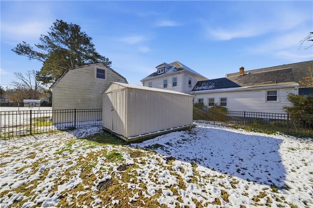 9 Johnson RD, Hampton, VA 23664