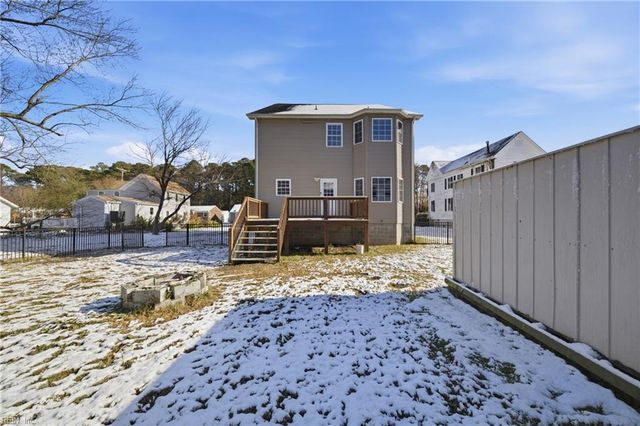 9 Johnson RD, Hampton, VA 23664