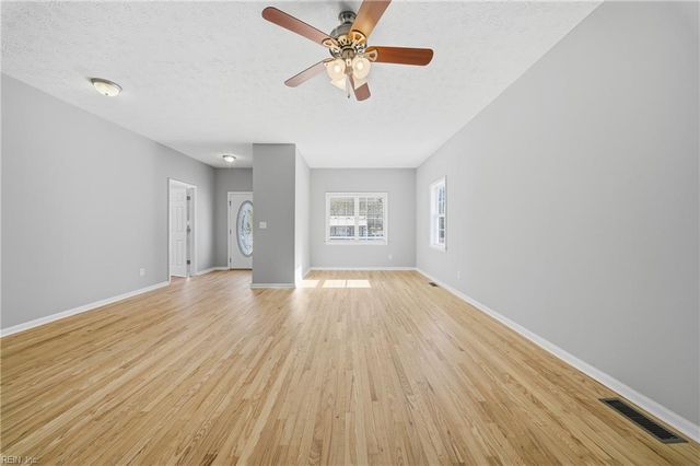 9 Johnson RD, Hampton, VA 23664