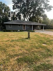 312 Missouri Street, Steele, MO 63877