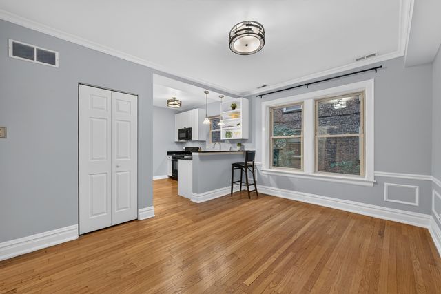 406 Wesley Avenue 1, Oak Park, IL 60302