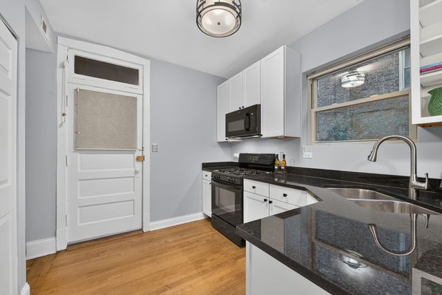 406 Wesley Avenue 1, Oak Park, IL 60302
