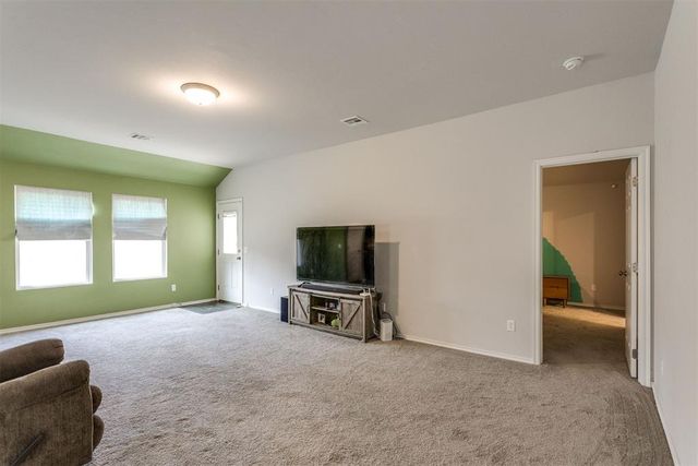 834 Highgarden Circle, Noble, OK 73068