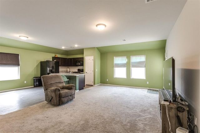 834 Highgarden Circle, Noble, OK 73068