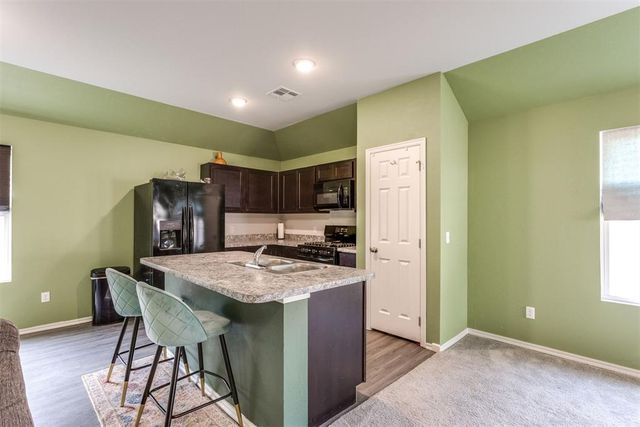 834 Highgarden Circle, Noble, OK 73068