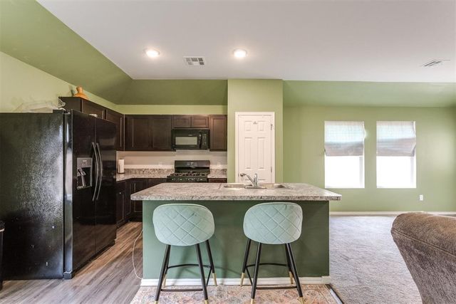 834 Highgarden Circle, Noble, OK 73068