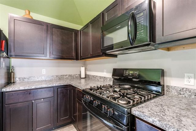 834 Highgarden Circle, Noble, OK 73068