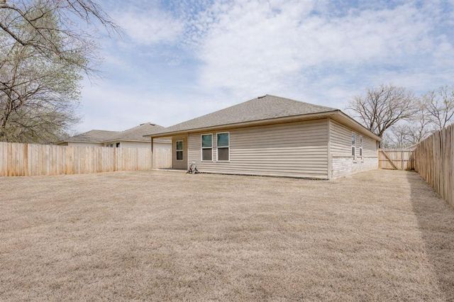834 Highgarden Circle, Noble, OK 73068