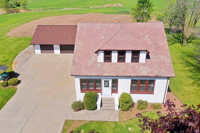 2110 N 8TH STREET, Manitowoc, WI 54220