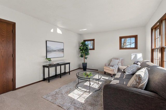 2110 N 8TH STREET, Manitowoc, WI 54220