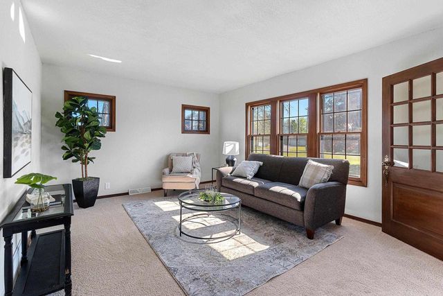 2110 N 8TH STREET, Manitowoc, WI 54220