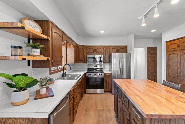 2110 N 8TH STREET, Manitowoc, WI 54220