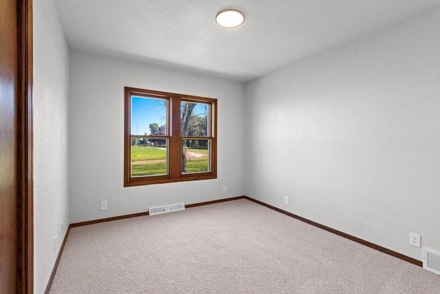 2110 N 8TH STREET, Manitowoc, WI 54220