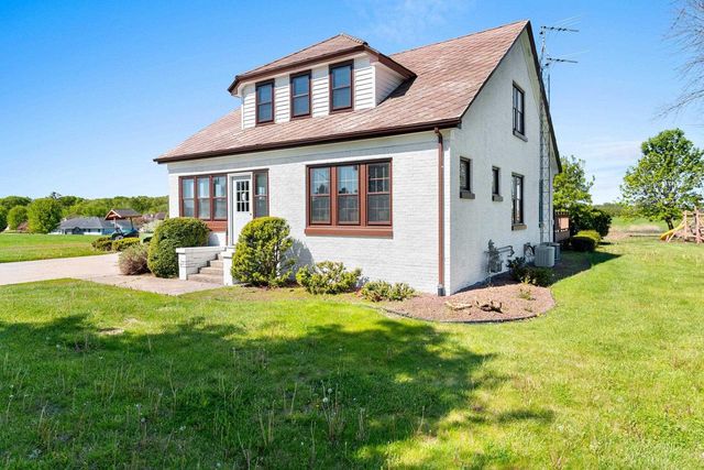 2110 N 8TH STREET, Manitowoc, WI 54220