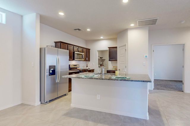 1820 Villa Contesa Loop NW, Los Lunas, NM 87031