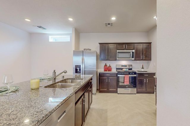 1820 Villa Contesa Loop NW, Los Lunas, NM 87031
