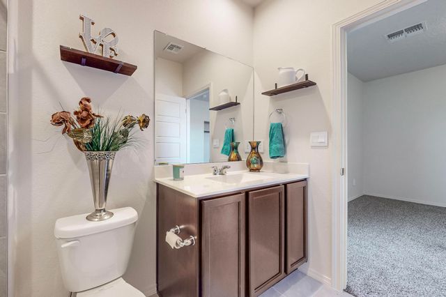 1820 Villa Contesa Loop NW, Los Lunas, NM 87031