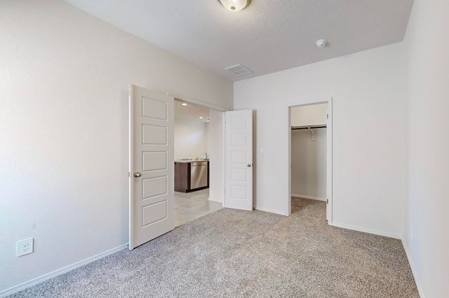 1820 Villa Contesa Loop NW, Los Lunas, NM 87031