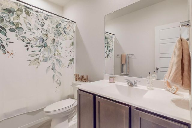 1820 Villa Contesa Loop NW, Los Lunas, NM 87031