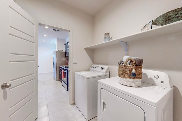 1820 Villa Contesa Loop NW, Los Lunas, NM 87031