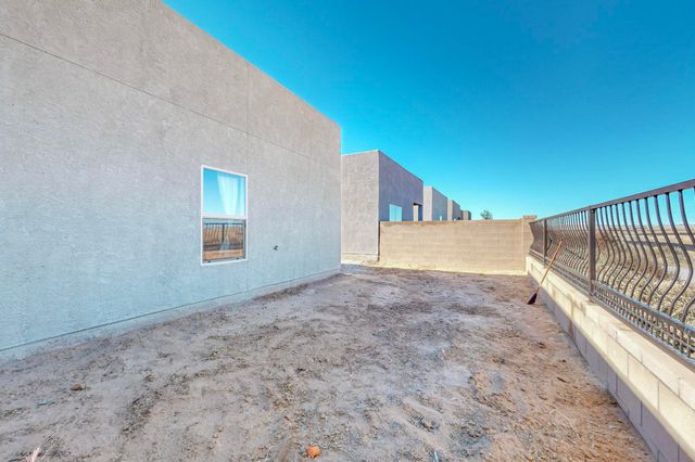 1820 Villa Contesa Loop NW, Los Lunas, NM 87031