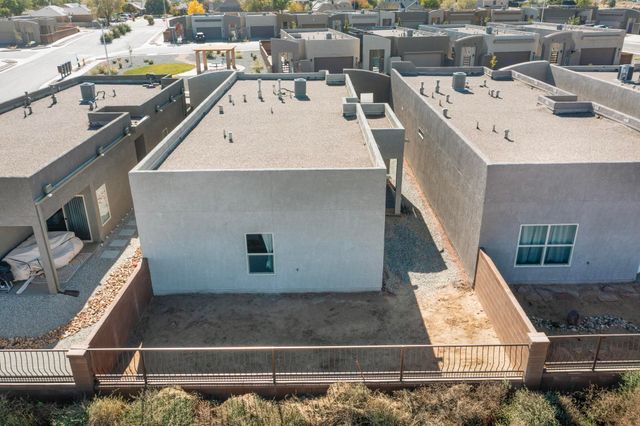 1820 Villa Contesa Loop NW, Los Lunas, NM 87031