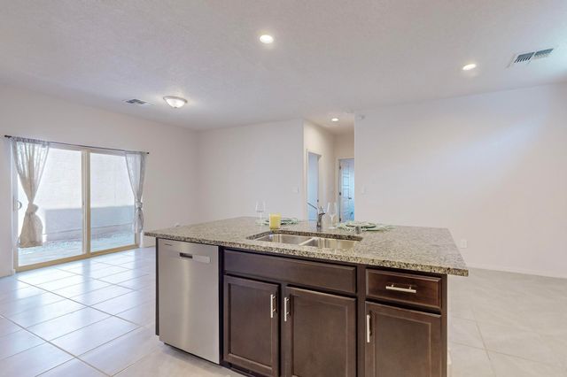 1820 Villa Contesa Loop NW, Los Lunas, NM 87031