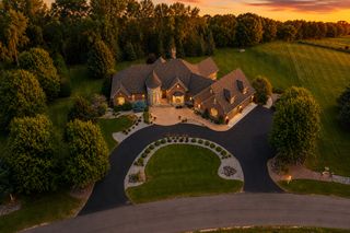 130 Bergamot Drive, Medina, MN 55340