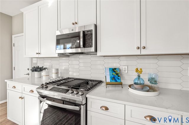 18748 Palisades Cove Trl, Moseley, VA 23120