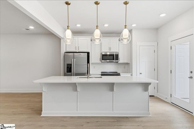 105 Redfield Place, Simpsonville, SC 29681