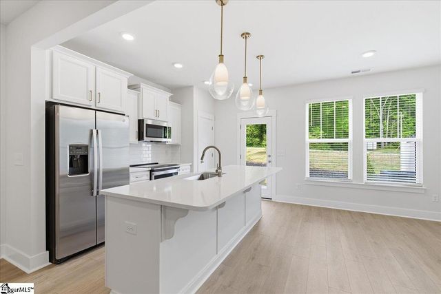 105 Redfield Place, Simpsonville, SC 29681