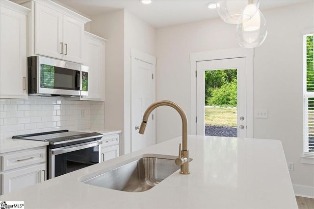 105 Redfield Place, Simpsonville, SC 29681