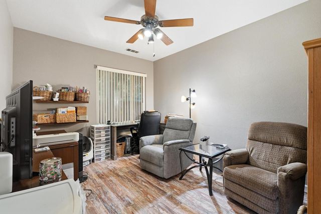1812 Legend Dr, Modesto, CA 95357