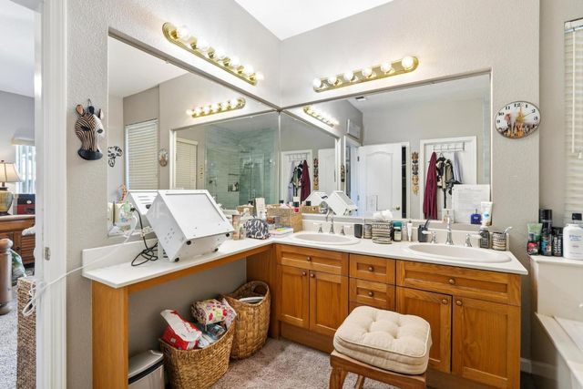 1812 Legend Dr, Modesto, CA 95357